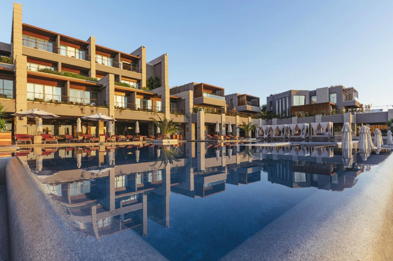 Caresse Hotel Image 1