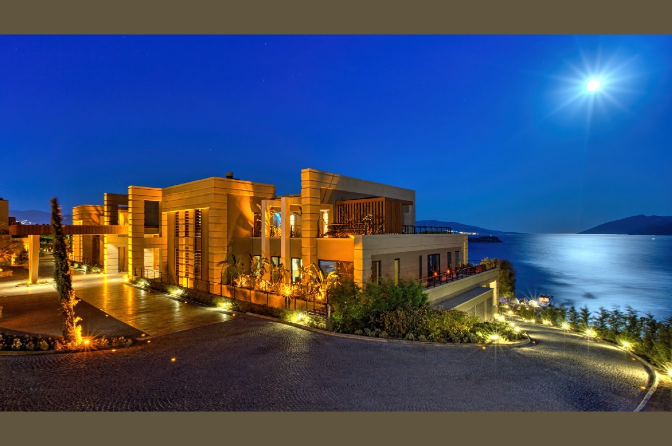 Caresse Hotel Image 2